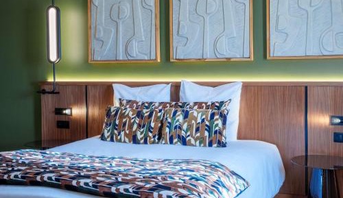 Suite with One Double Bed and Sofa Bed