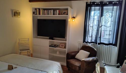 Queen Room with Garden View