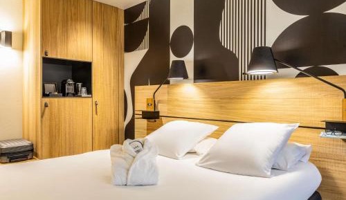 Privilege Queen Room