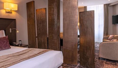 Junior King Suite with Sofa