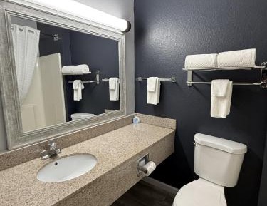 Suite with Hot Tub