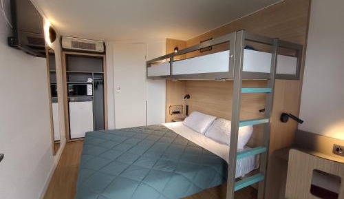 Triple Room (1 Double Bed + 1 Single Bed)