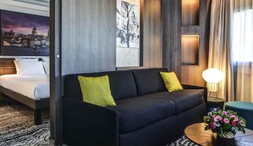 King Suite with Sofa