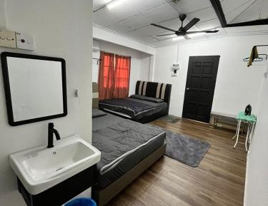 Classic Quadruple Room