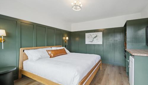 King Room with Lake View