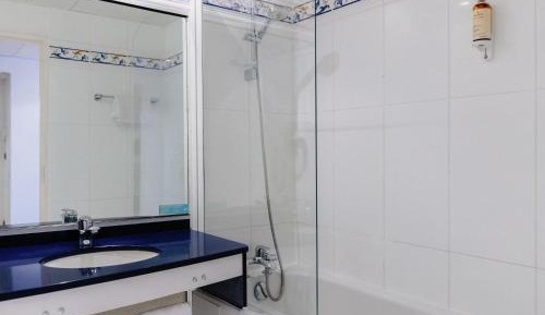 Standard Twin Room with River View