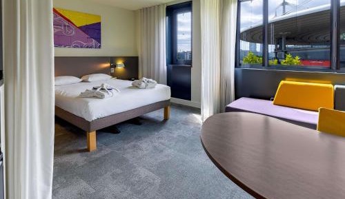 Executive Suite with One Double Bed and One Single Sofa Bed 