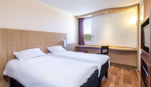 Standard Two Single Bed