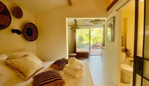 One-Bedroom Apartment with Terrace