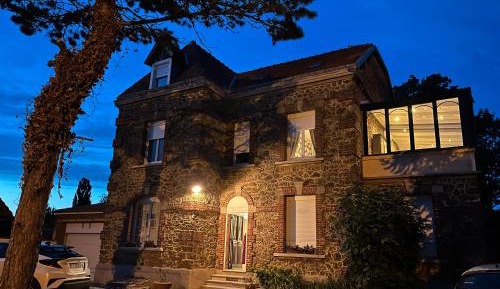 Deluxe Double Room with Shower