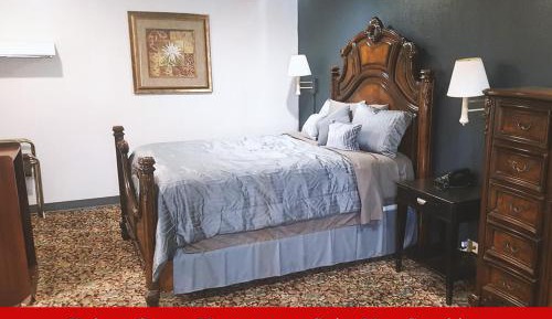 Deluxe Queen Suite