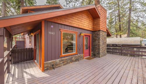 Three-Bedroom Vacation Home 