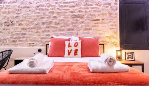 One-Bedroom Deluxe Apartment