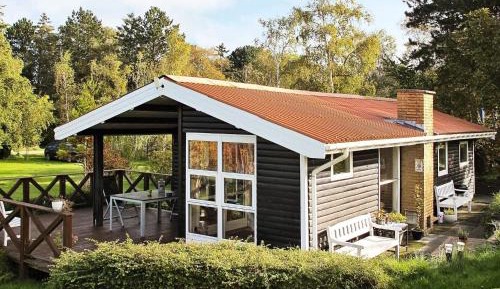 Three-Bedroom Vacation Home 