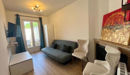 One-Bedroom Apartment with Terrace