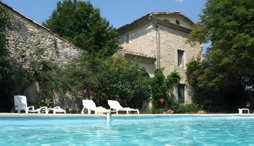 Two-Bedroom Deluxe Apartment with Garden View