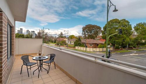 Family Two-Bedroom Apartment with Balcony