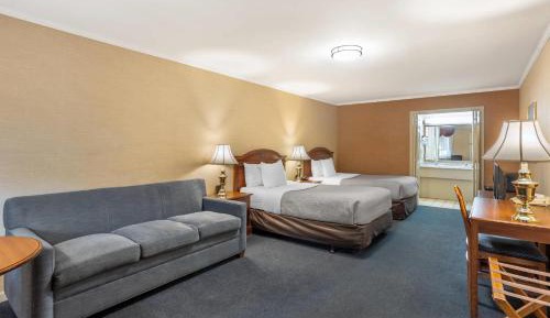 Queen Room with Two Queen Beds - Non-Smoking