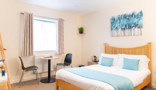 Economy Double Room with Shared Bathroom