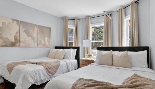 Quadruple Room with Shared Bathroom