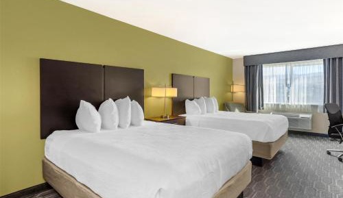 Queen Room with Two Queen Beds - Non-Smoking