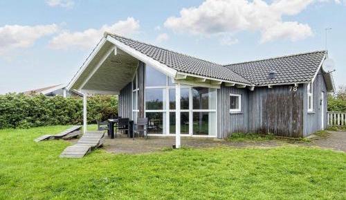 Three-Bedroom Vacation Home 