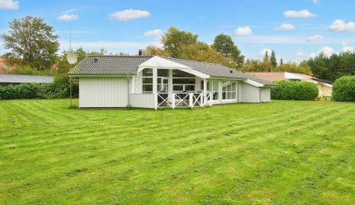 Three-Bedroom Vacation Home 