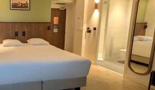 Standard King Room