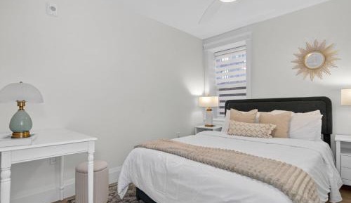 Queen Room with Shared Bathroom