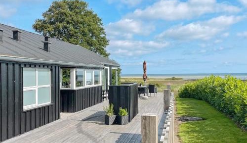 Three-Bedroom Vacation Home 