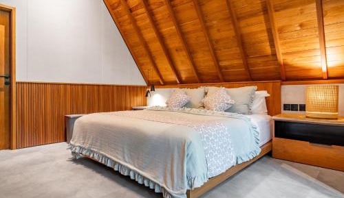 Cottage with Garden View