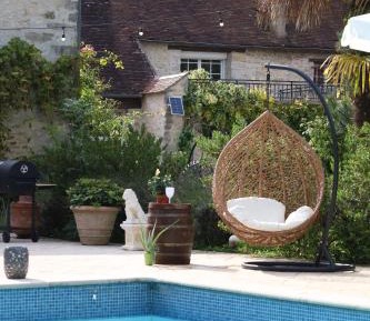 One-Bedroom Apartment with Garden View