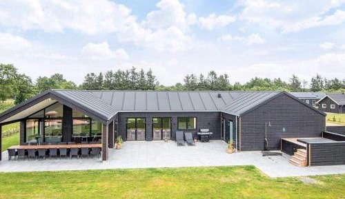 Six-Bedroom Holiday Home