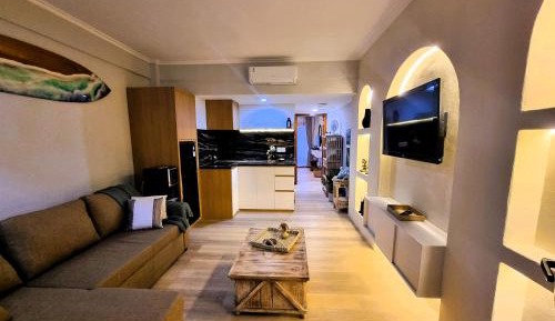 Classic One-Bedroom Apartment with King Bed