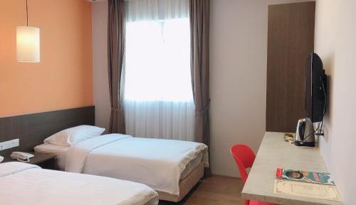 Business Twin Room with Window