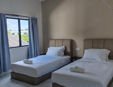 Twin Room with Private Bathroom