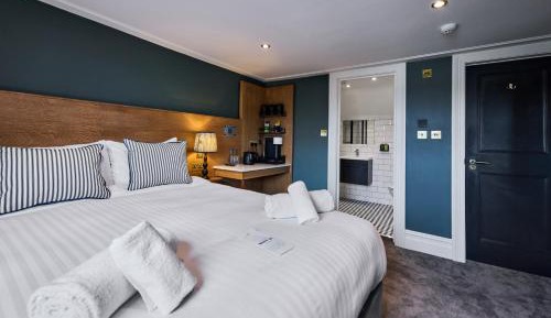 Double Room with Private Bathroom