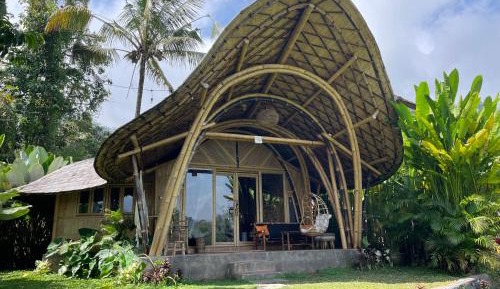 Apartment with Mountain View