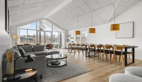 Seven-Bedroom Holiday Home