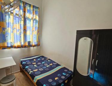 Single Room with Shared Bathroom