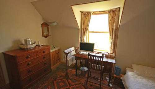 Triple Room with Shared Bathroom