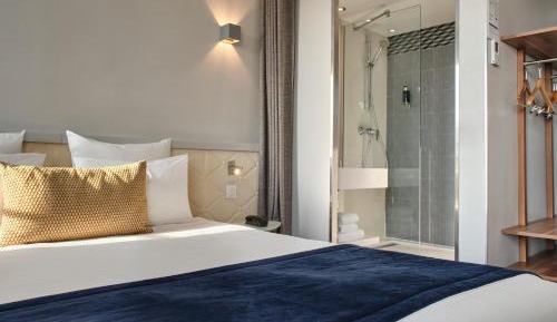 Junior Suite with Eiffel Tower View