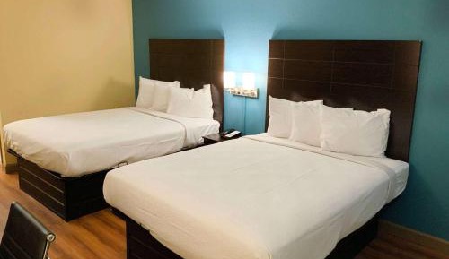 Queen Room with Two Queen Beds - Non-Smoking
