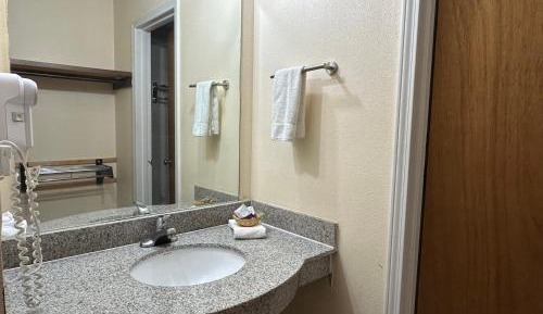Standard Queen Room - Non Smoking