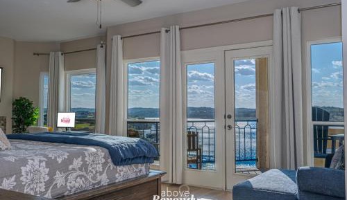 Three-Bedroom Premium Apartment with Balcony