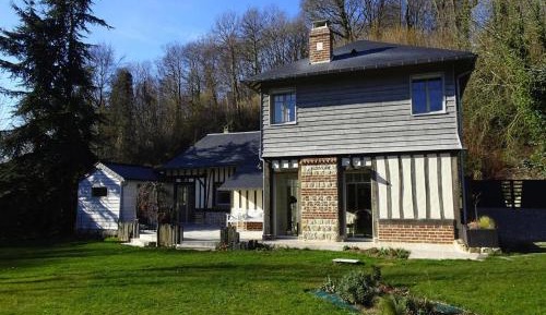 Three-Bedroom Vacation Home 