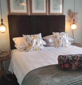 Double or Twin Room with Mountain View