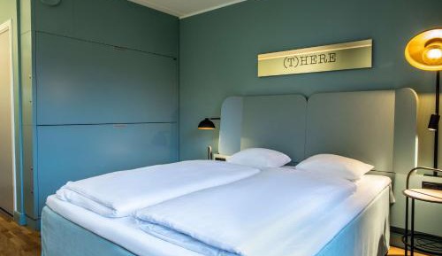 Family Room (2 Adults + 2 Children)