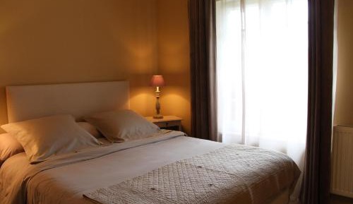 Queen Room with Garden View