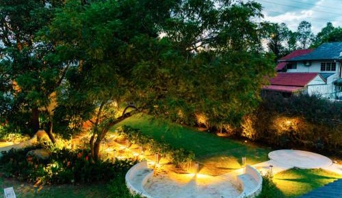 Villa with Garden View